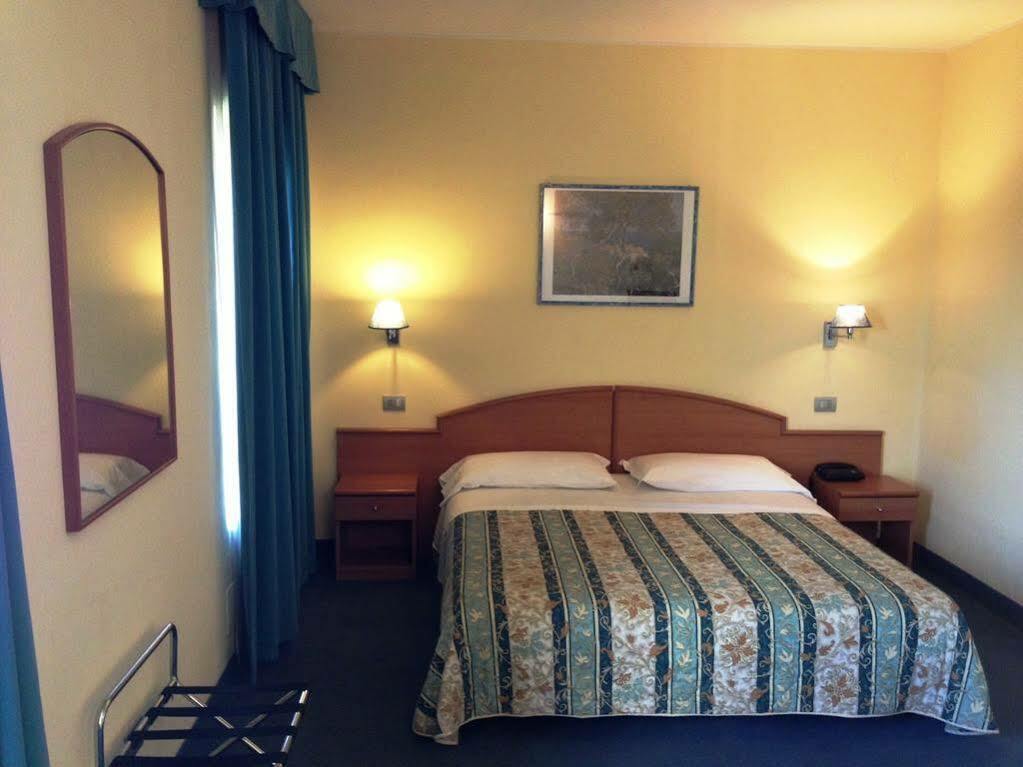 Europalace Hotel Todi Esterno foto